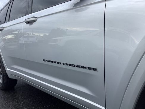Used 2023 Jeep Grand Cherokee L Summit w/ Advanced Protech Group IV image 50