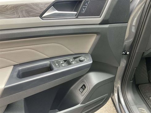 Used 2021 Volkswagen Atlas Cross Sport SE image 11