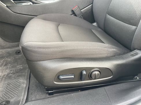 Used 2024 Chevrolet Malibu LT image 23