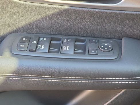 Used 2022 Chrysler Pacifica Limited w/ S Appearance Package image 40