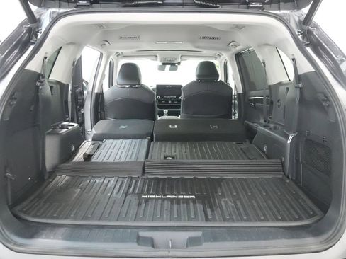 Used 2021 Toyota Highlander Limited image 27