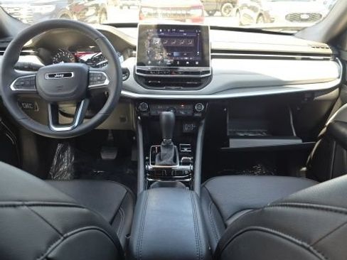 Used 2026 Jeep Compass Limited AWD/4WD image 25