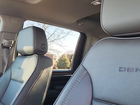 Used 2024 GMC Sierra 2500 Denali w/ Denali Reserve Package image 32