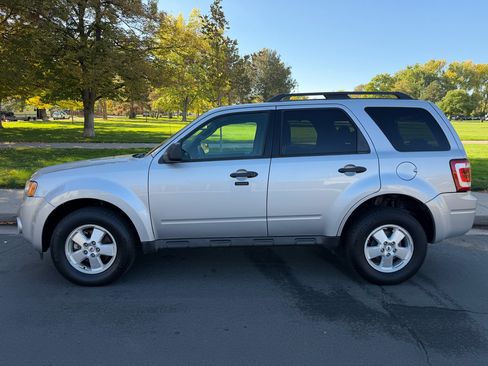 Used 2012 Ford Escape XLT image 2