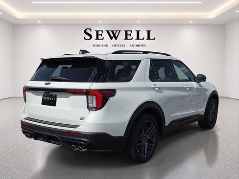 Used 2026 Ford Explorer ST w/ Sun And Sound Package RWD image 4
