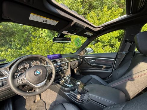 Used 2018 BMW 330i xDrive Sedan AWD/4WD image 29