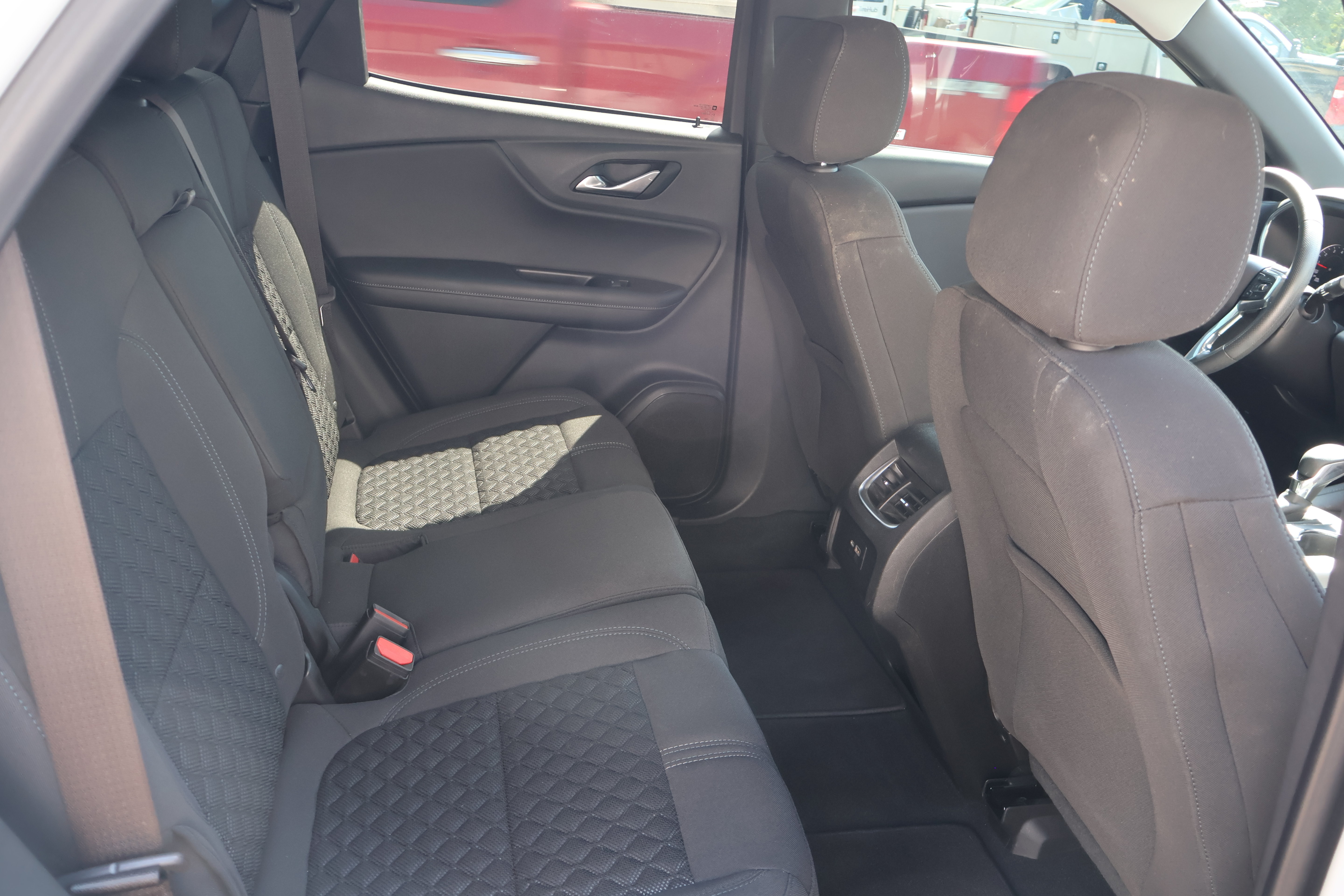 Used 2022 Chevrolet Blazer LT w/ Midnight/Sport Edition FWD image 13
