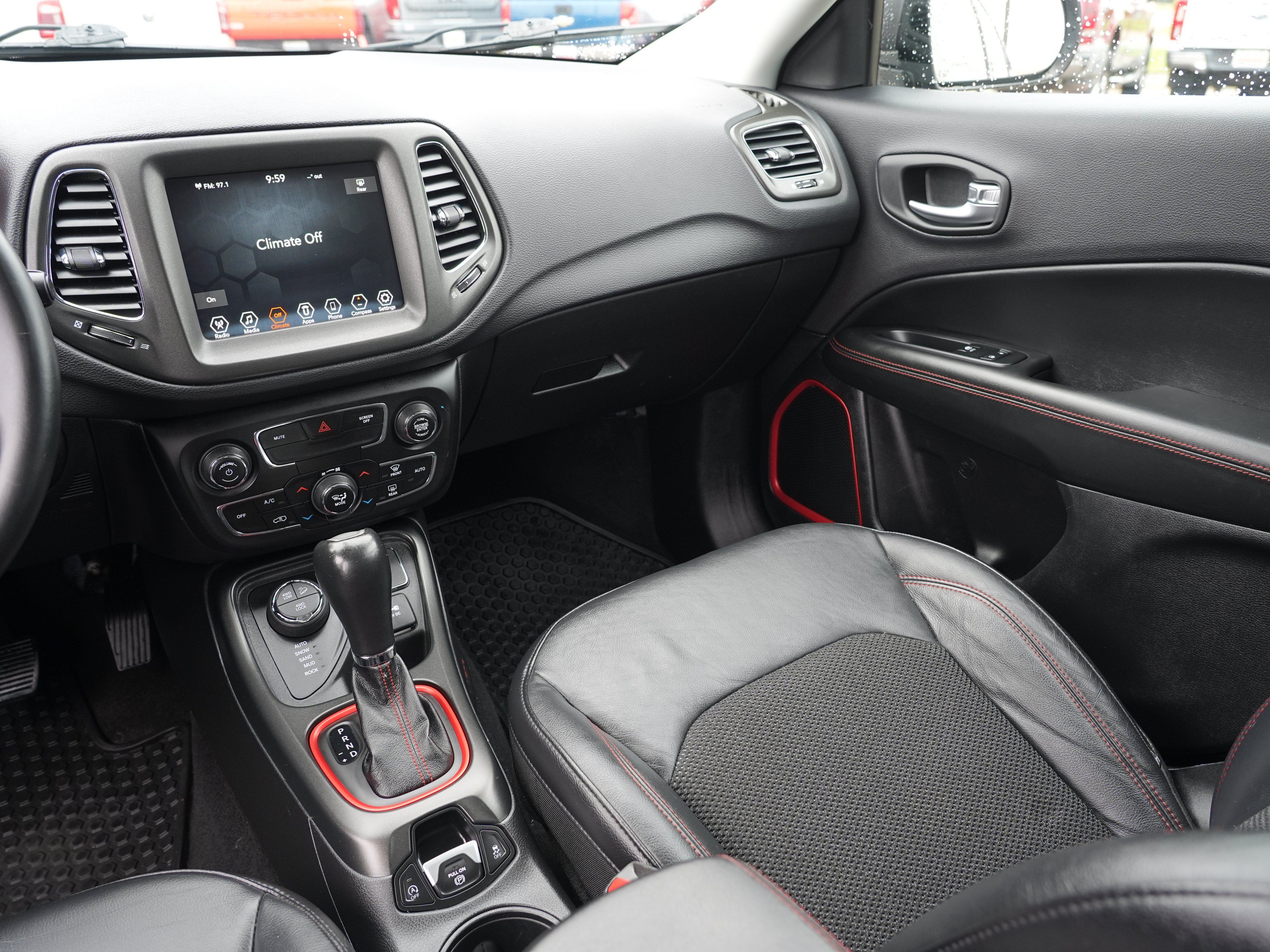 Used 2017 Jeep Compass Trailhawk AWD/4WD image 21