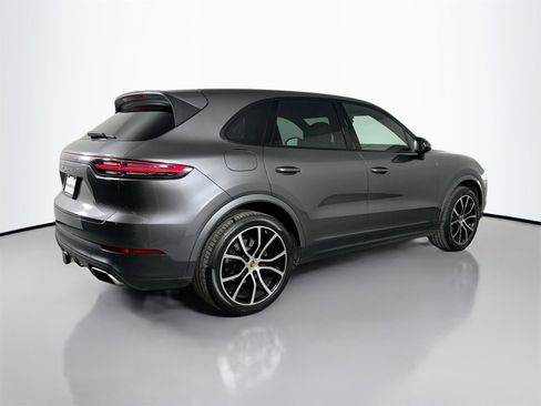 Used 2020 Porsche Cayenne image 7