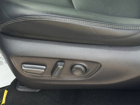 Used 2021 Toyota RAV4 XLE Premium image 16