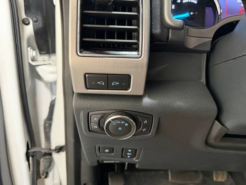 Used 2022 Ford F450 Platinum w/ FX4 Off-Road Package AWD/4WD image 24