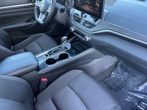 Used 2023 Nissan Altima 2.5 SV w/ SV Premium Package image 15