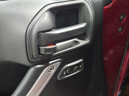 Used 2013 Jeep Wrangler Unlimited Sahara w/ Dual Top Group image 23