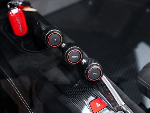 Certified 2019 Ferrari 488 Pista Spider RWD image 35