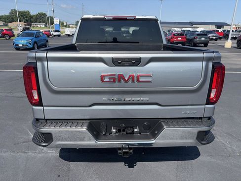 Used 2026 GMC Sierra 1500 SLT AWD/4WD image 4