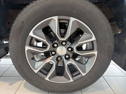 Used 2022 Chevrolet Silverado 1500 LT AWD/4WD image 26