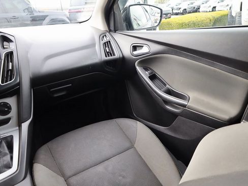 Used 2014 Ford Focus SE w/ SE Winter Package image 20