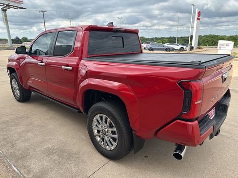 Used 2026 Toyota Tacoma Limited AWD/4WD image 5