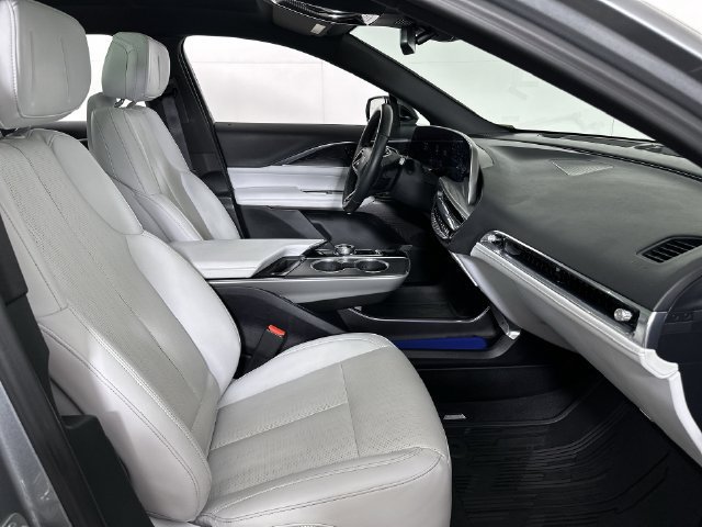 Used 2024 Cadillac Lyriq Luxury AWD/4WD image 29