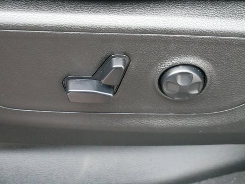 Used 2019 RAM 1500 Big Horn AWD/4WD image 15