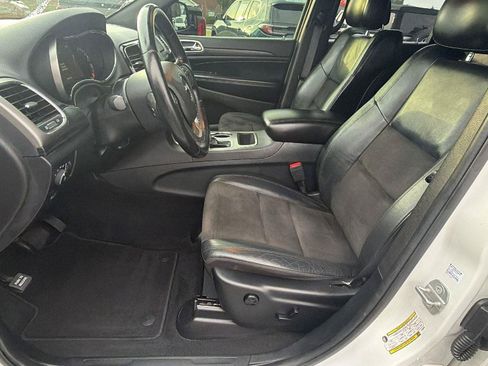 Used 2020 Jeep Grand Cherokee Altitude RWD image 16