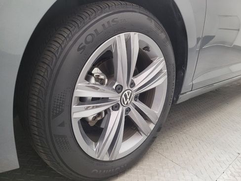Used 2024 Volkswagen Jetta SE FWD image 31
