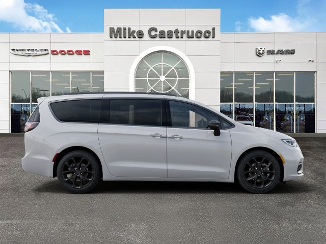 New 2026 Chrysler Pacifica Select w/ S Appearance Package FWD image 21