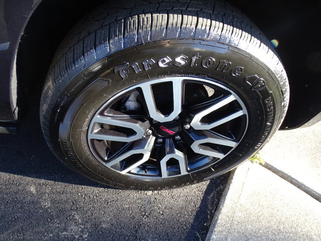 Used 2023 GMC Yukon XL AT4 w/ LPO, Floor Liner Package AWD/4WD image 31