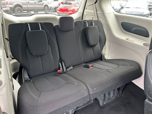 Used 2024 Chrysler Voyager LX FWD image 35