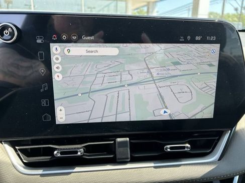 New 2026 Chevrolet Equinox LT w/ Convenience Package II FWD image 19
