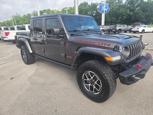 Used 2024 Jeep Gladiator Rubicon AWD/4WD image 2