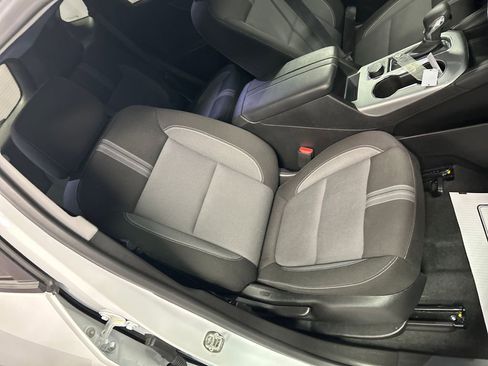 Used 2025 Chevrolet Blazer LT FWD image 25