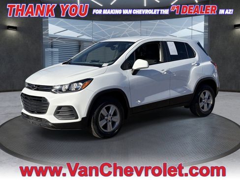 Certified 2022 Chevrolet Trax LS AWD/4WD image 1