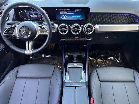 New 2025 Mercedes-Benz GLB 250 image 13