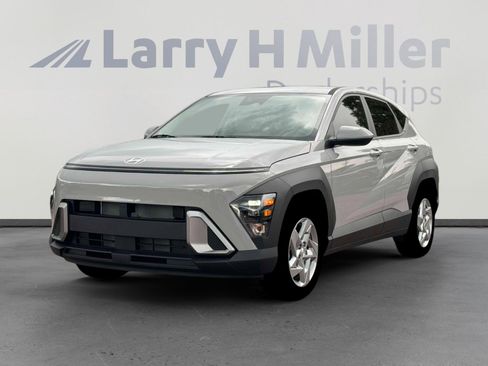 New 2026 Hyundai Kona SE image 1