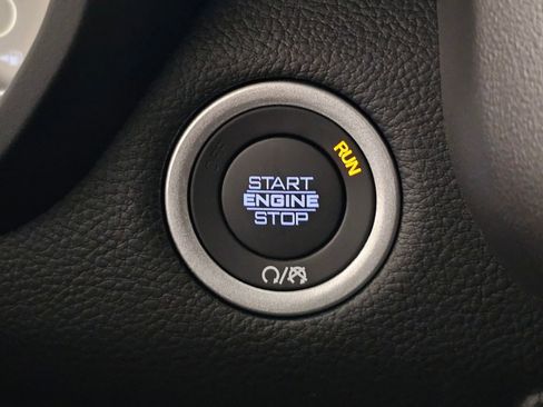 New 2026 RAM 1500 4x4 Crew Cab image 24
