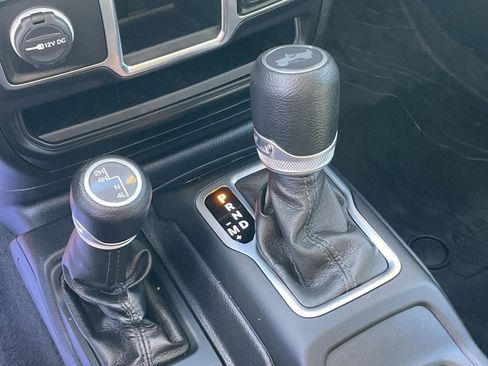 Used 2020 Jeep Wrangler Unlimited Sport AWD/4WD image 35