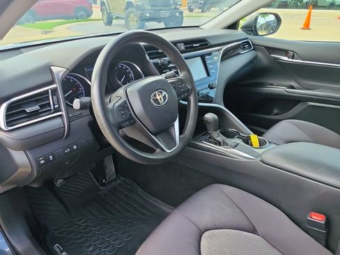 Used 2018 Toyota Camry LE w/ Convenience Package FWD image 10