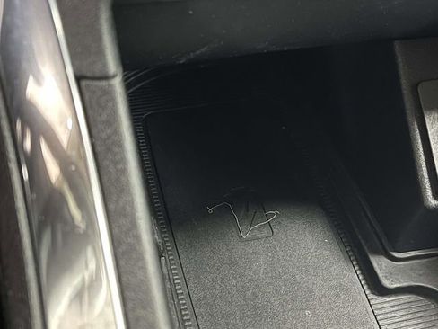 Used 2024 Ford Edge Titanium image 33