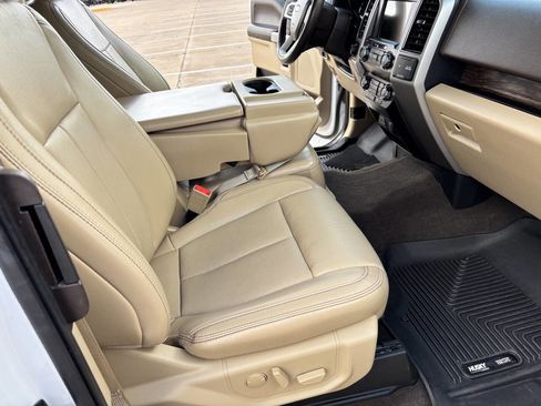 Used 2019 Ford F150 Lariat image 16