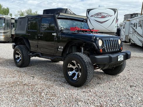 Used 2009 Jeep Wrangler Unlimited X AWD/4WD image 2