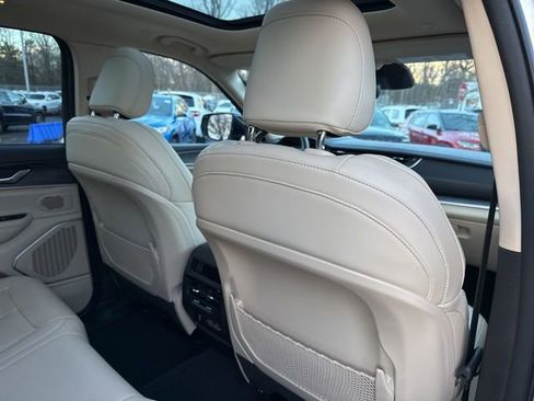 Certified 2022 Jeep Grand Cherokee Limited image 24