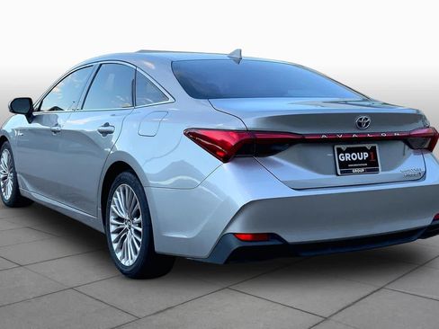 Used 2019 Toyota Avalon Limited FWD image 11