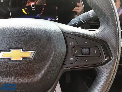 Used 2025 Chevrolet Trax LT image 28