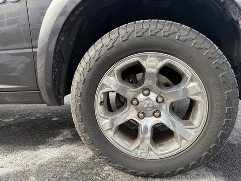 Used 2014 RAM 1500 Laramie image 24