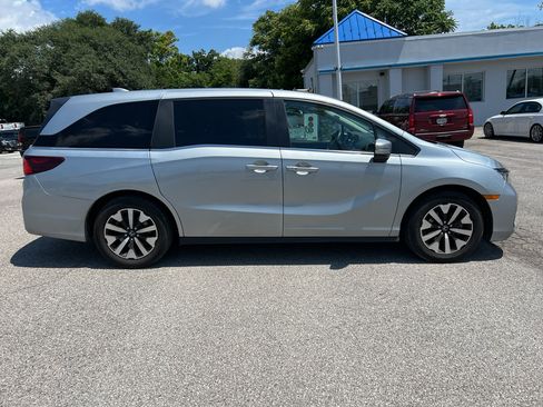 Used 2025 Honda Odyssey EX-L image 4
