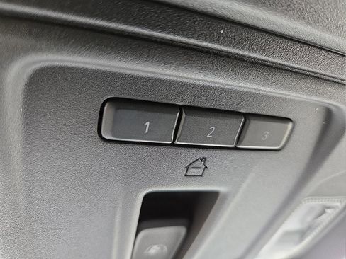 Certified 2023 Chevrolet Silverado 1500 High Country w/ Technology Package image 21