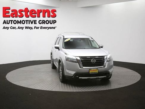Used 2023 Nissan Pathfinder SL image 50