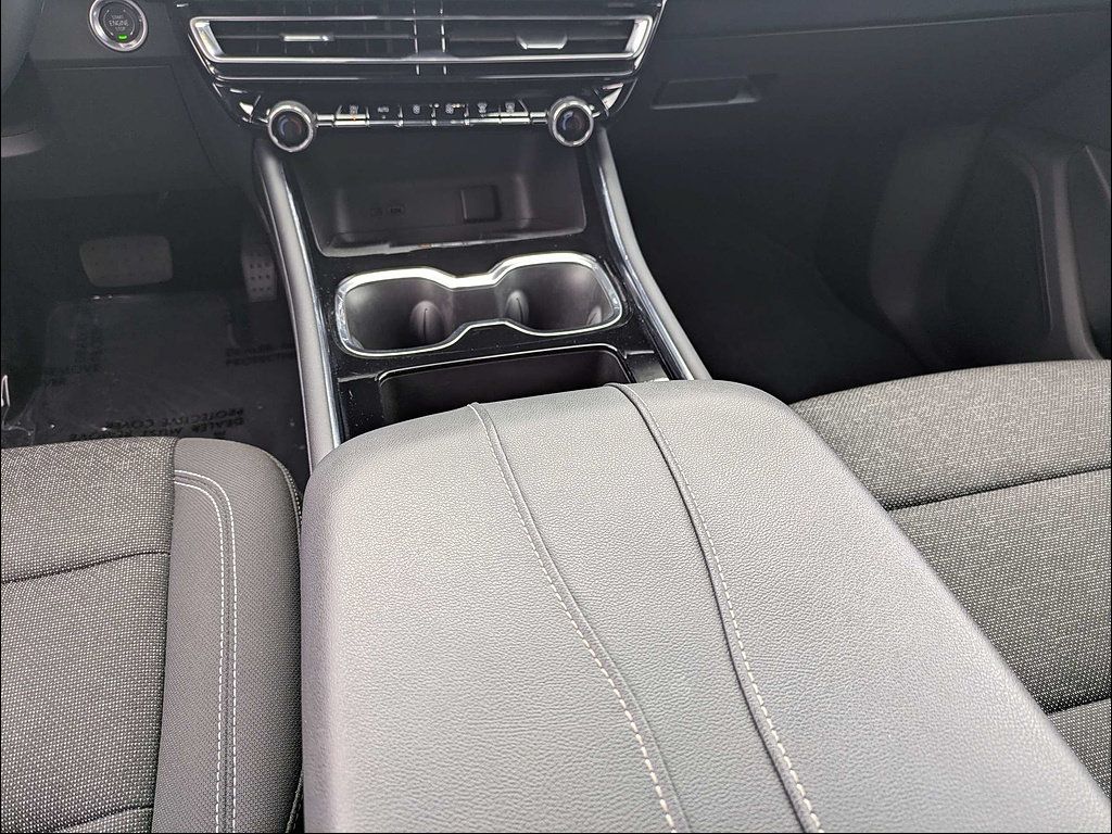 Used 2026 Chevrolet Traverse LT FWD image 20