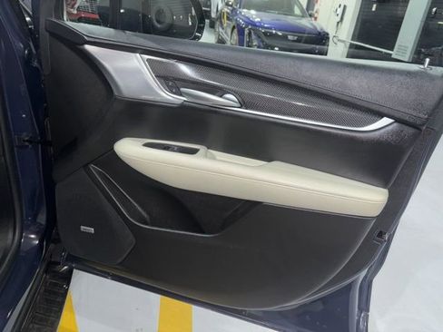 Certified 2025 Cadillac XT5 Sportv w/ Technology Package image 31